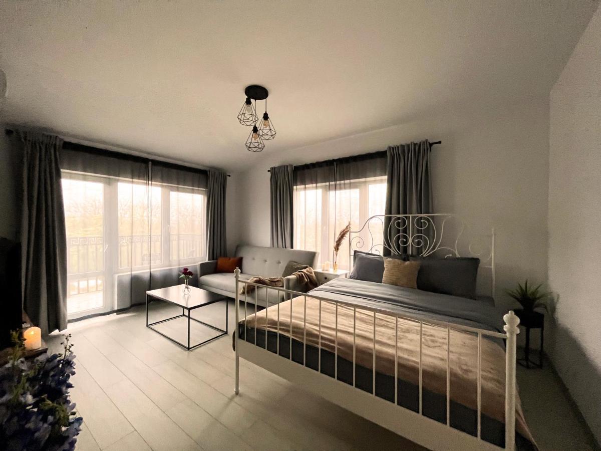 Superb Apartment 35 Voucere Vacanta Zero74Unu236Optsute Jászvásár Kültér fotó