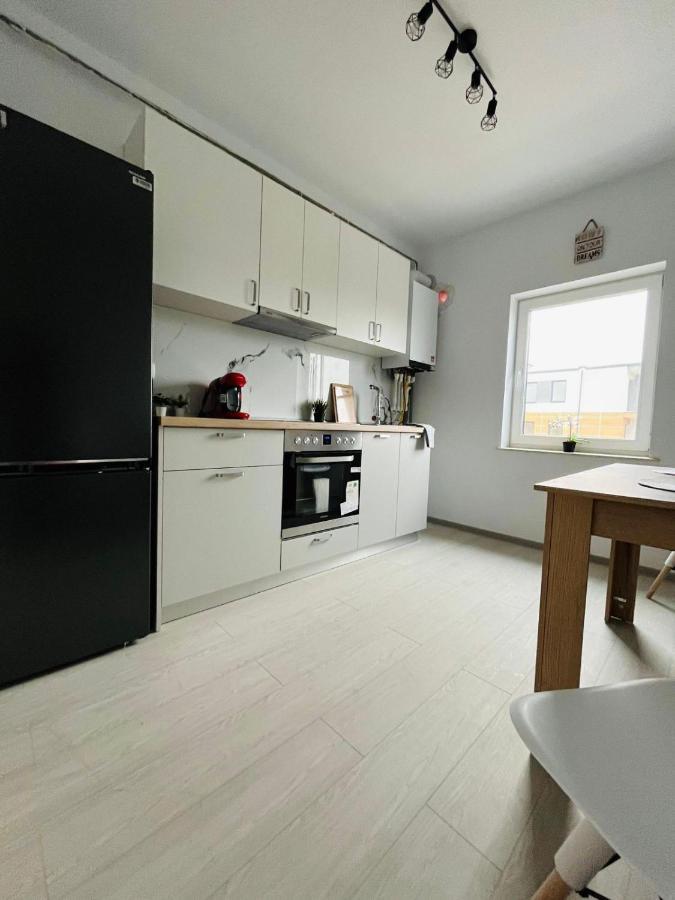 Superb Apartment 35 Voucere Vacanta Zero74Unu236Optsute Jászvásár Kültér fotó